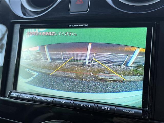 ノート ワンオーナー 純正SDナビ 純正フロアマット サイドバイザー オートライト 全方位カメラ 電子インナーミラー 電動格納ミラー スマートキー スペアキ―(4枚目)