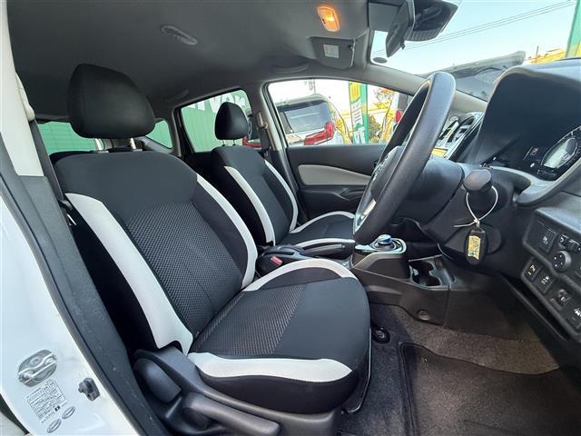 ノート ワンオーナー 純正SDナビ 純正フロアマット サイドバイザー オートライト 全方位カメラ 電子インナーミラー 電動格納ミラー スマートキー スペアキ―(13枚目)