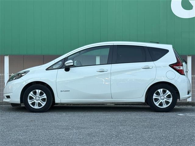 ノート ワンオーナー 純正SDナビ 純正フロアマット サイドバイザー オートライト 全方位カメラ 電子インナーミラー 電動格納ミラー スマートキー スペアキ―(18枚目)