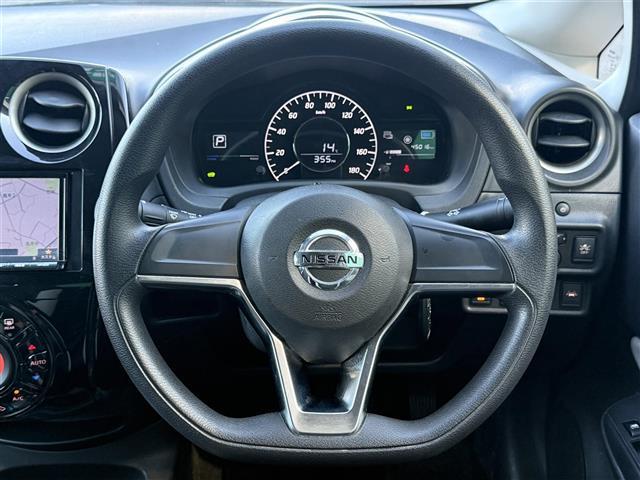 ノート ワンオーナー 純正SDナビ 純正フロアマット サイドバイザー オートライト 全方位カメラ 電子インナーミラー 電動格納ミラー スマートキー スペアキ―(28枚目)