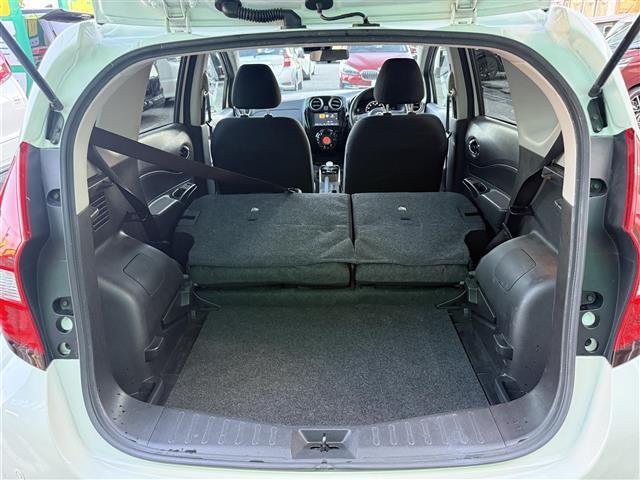 ノート ワンオーナー 純正SDナビ 純正フロアマット サイドバイザー オートライト 全方位カメラ 電子インナーミラー 電動格納ミラー スマートキー スペアキ―(35枚目)