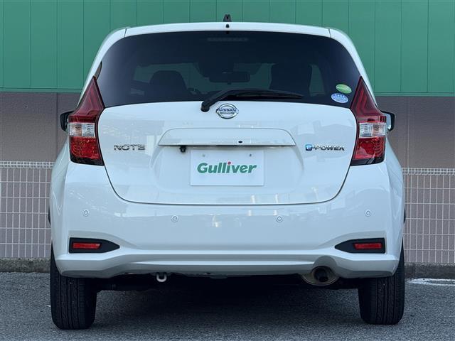 ノート ワンオーナー 純正SDナビ 純正フロアマット サイドバイザー オートライト 全方位カメラ 電子インナーミラー 電動格納ミラー スマートキー スペアキ―(40枚目)