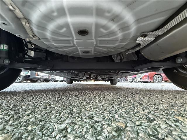 ノート ワンオーナー 純正SDナビ 純正フロアマット サイドバイザー オートライト 全方位カメラ 電子インナーミラー 電動格納ミラー スマートキー スペアキ―(43枚目)