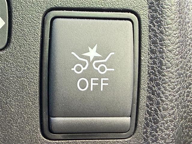 ノート ｅ－パワー　Ｂ　純正ＳＤナビ　電子インナーミラー　電動格納ミラー　純正フロアマット　スマートキ―　全方位カメラ　ハロゲンヘッドランプ　ドアバイザー　純正ホイールキャップ　オートライト（7枚目）