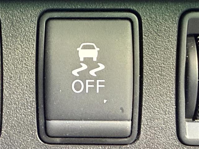 ノート ｅ－パワー　Ｂ　純正ＳＤナビ　電子インナーミラー　電動格納ミラー　純正フロアマット　スマートキ―　全方位カメラ　ハロゲンヘッドランプ　ドアバイザー　純正ホイールキャップ　オートライト（9枚目）