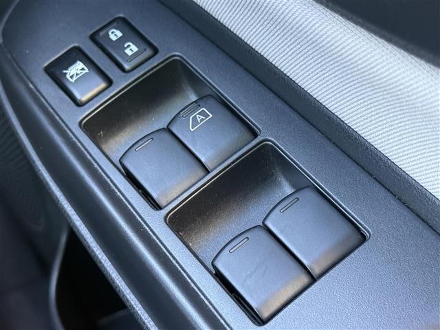 ノート ｅ－パワー　Ｂ　純正ＳＤナビ　電子インナーミラー　電動格納ミラー　純正フロアマット　スマートキ―　全方位カメラ　ハロゲンヘッドランプ　ドアバイザー　純正ホイールキャップ　オートライト（22枚目）