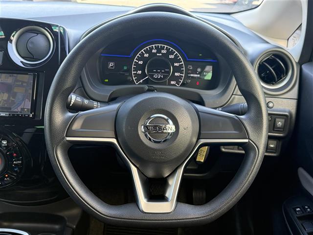 ノート ｅ－パワー　Ｂ　純正ＳＤナビ　電子インナーミラー　電動格納ミラー　純正フロアマット　スマートキ―　全方位カメラ　ハロゲンヘッドランプ　ドアバイザー　純正ホイールキャップ　オートライト（28枚目）