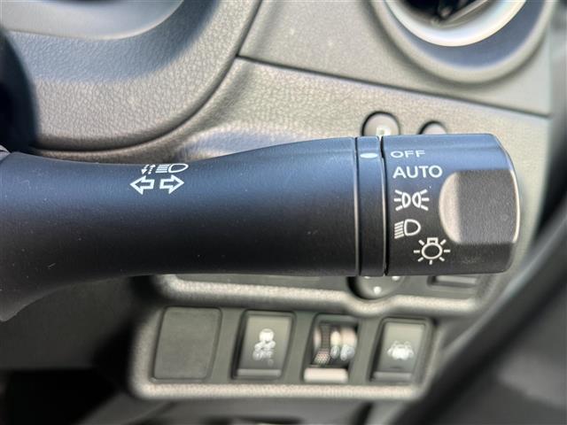 ノート ｅ－パワー　Ｂ　純正ＳＤナビ　電子インナーミラー　電動格納ミラー　純正フロアマット　スマートキ―　全方位カメラ　ハロゲンヘッドランプ　ドアバイザー　純正ホイールキャップ　オートライト（29枚目）