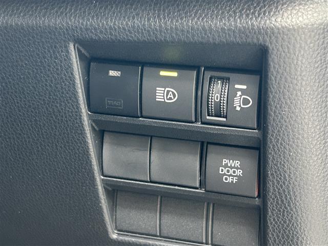 ノア Ｓ－Ｚ　純正１０．５インチナビ（ＣＤ／ＤＶＤ／ＴＶ／ＢＴ／ＨＤＭＩ）１３．２インチ後席モニター　デジタルインナーミラー　ビルトインＥＴＣ２．０　ドラレコ前後　バックモニター　レーダークルーズコントロール（10枚目）