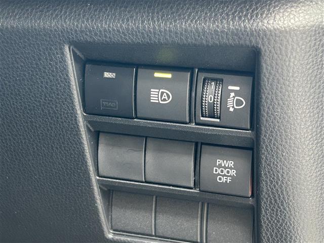 ノア Ｓ－Ｚ　純正１０．５インチナビ（ＣＤ／ＤＶＤ／ＴＶ／ＢＴ／ＨＤＭＩ）１３．２インチ後席モニター　デジタルインナーミラー　ビルトインＥＴＣ２．０　ドラレコ前後　バックモニター　レーダークルーズコントロール（13枚目）