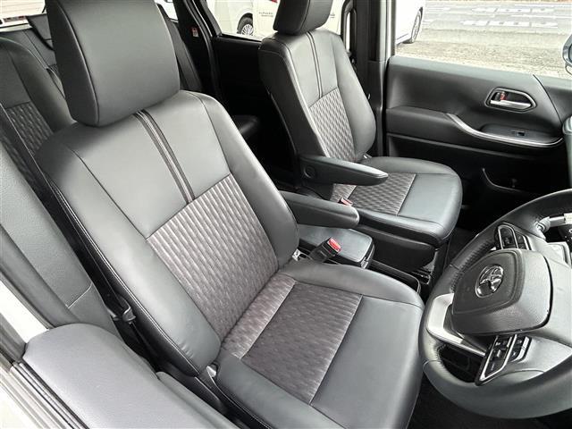 ノア Ｓ－Ｚ　純正１０．５インチナビ（ＣＤ／ＤＶＤ／ＴＶ／ＢＴ／ＨＤＭＩ）１３．２インチ後席モニター　デジタルインナーミラー　ビルトインＥＴＣ２．０　ドラレコ前後　バックモニター　レーダークルーズコントロール（14枚目）