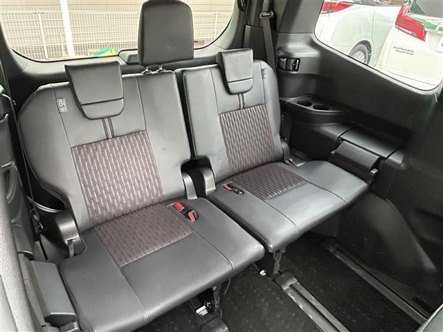 ノア Ｓ－Ｚ　純正１０．５インチナビ（ＣＤ／ＤＶＤ／ＴＶ／ＢＴ／ＨＤＭＩ）１３．２インチ後席モニター　デジタルインナーミラー　ビルトインＥＴＣ２．０　ドラレコ前後　バックモニター　レーダークルーズコントロール（18枚目）