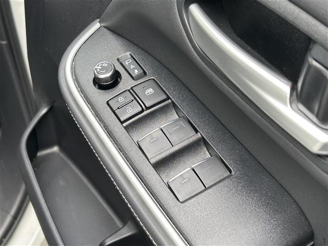 ノア Ｓ－Ｚ　純正１０．５インチナビ（ＣＤ／ＤＶＤ／ＴＶ／ＢＴ／ＨＤＭＩ）１３．２インチ後席モニター　デジタルインナーミラー　ビルトインＥＴＣ２．０　ドラレコ前後　バックモニター　レーダークルーズコントロール（25枚目）