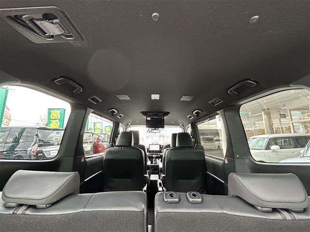 ノア Ｓ－Ｚ　純正１０．５インチナビ（ＣＤ／ＤＶＤ／ＴＶ／ＢＴ／ＨＤＭＩ）１３．２インチ後席モニター　デジタルインナーミラー　ビルトインＥＴＣ２．０　ドラレコ前後　バックモニター　レーダークルーズコントロール（36枚目）