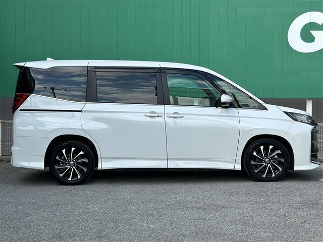 ノア Ｓ－Ｚ　純正１０．５インチナビ（ＣＤ／ＤＶＤ／ＴＶ／ＢＴ／ＨＤＭＩ）１３．２インチ後席モニター　デジタルインナーミラー　ビルトインＥＴＣ２．０　ドラレコ前後　バックモニター　レーダークルーズコントロール（39枚目）