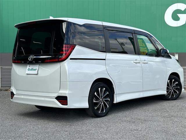 ノア Ｓ－Ｚ　純正１０．５インチナビ（ＣＤ／ＤＶＤ／ＴＶ／ＢＴ／ＨＤＭＩ）１３．２インチ後席モニター　デジタルインナーミラー　ビルトインＥＴＣ２．０　ドラレコ前後　バックモニター　レーダークルーズコントロール（40枚目）