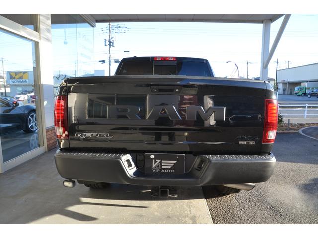ダッジ・ラム 1500 REBEL クワッドキャブ 2016新車並行 自社輸入 エアサスペンション フロントパワーシート フロントシートヒーター LEDフォグランプ 電動格納ミラー バックカメラ 社外ナビTV(12枚目)