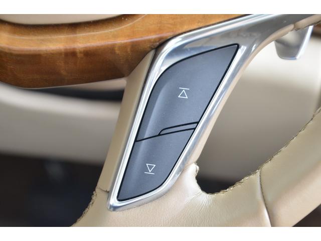 キャデラックＣＴ６ プラチナム　正規ディーラー車　電動ガラスルーフ　リアエンターテイメント　ＢＯＳＥパナレイサウンド　アダプティブクルーズコントロール　フォワードコリジョンアラート　純正２０アルミホイール　ＥＴＣ（25枚目）
