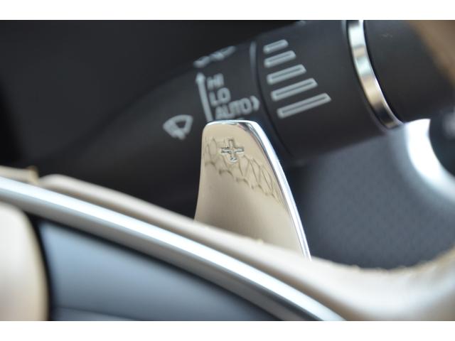 キャデラックＣＴ６ プラチナム　正規ディーラー車　電動ガラスルーフ　リアエンターテイメント　ＢＯＳＥパナレイサウンド　アダプティブクルーズコントロール　フォワードコリジョンアラート　純正２０アルミホイール　ＥＴＣ（26枚目）