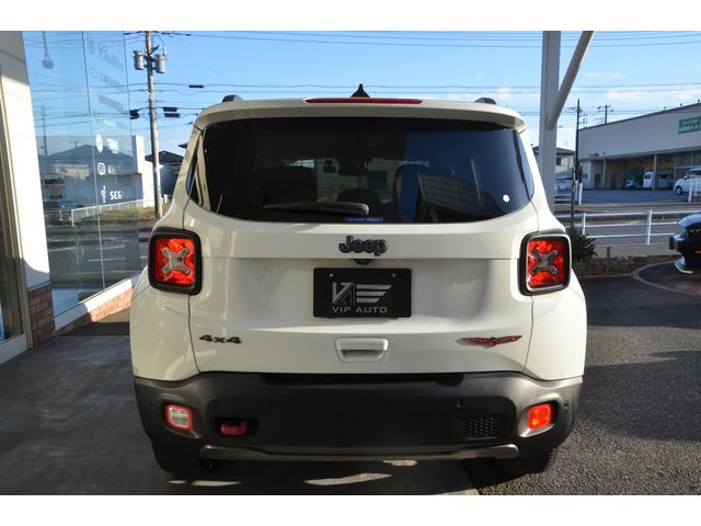 ジープ・レネゲード トレイルホーク 4WD 1.3Lターボ 2022正規ディーラー車 クルーズコントロール アイドリングストップ 純正17アルミホイール 純正ナビTV バックカメラ ETC2.0 Bluetooth プッシュスタート(11枚目)