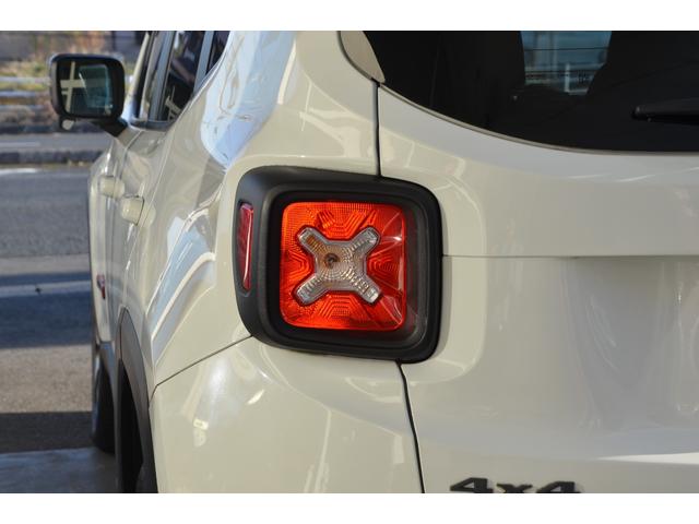 ジープ・レネゲード トレイルホーク 4WD 1.3Lターボ 2022正規ディーラー車 クルーズコントロール アイドリングストップ 純正17アルミホイール 純正ナビTV バックカメラ ETC2.0 Bluetooth プッシュスタート(15枚目)