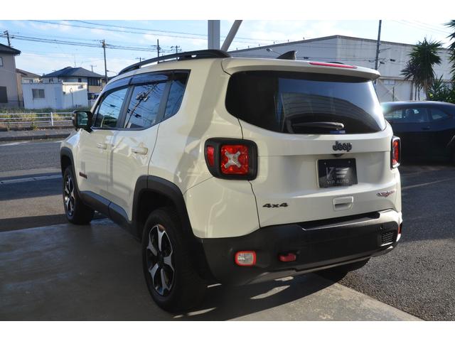 ジープ・レネゲード トレイルホーク 4WD 1.3Lターボ 2022正規ディーラー車 クルーズコントロール アイドリングストップ 純正17アルミホイール 純正ナビTV バックカメラ ETC2.0 Bluetooth プッシュスタート(16枚目)
