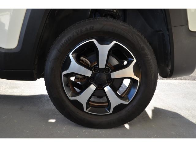 ジープ・レネゲード トレイルホーク 4WD 1.3Lターボ 2022正規ディーラー車 クルーズコントロール アイドリングストップ 純正17アルミホイール 純正ナビTV バックカメラ ETC2.0 Bluetooth プッシュスタート(17枚目)