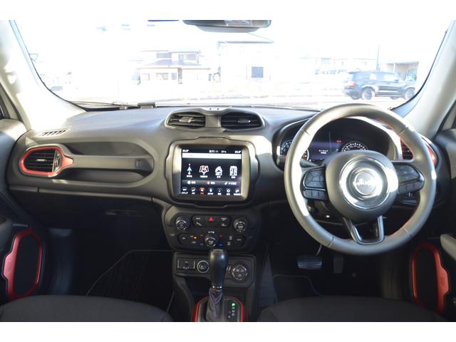 ジープ・レネゲード トレイルホーク 4WD 1.3Lターボ 2022正規ディーラー車 クルーズコントロール アイドリングストップ 純正17アルミホイール 純正ナビTV バックカメラ ETC2.0 Bluetooth プッシュスタート(22枚目)