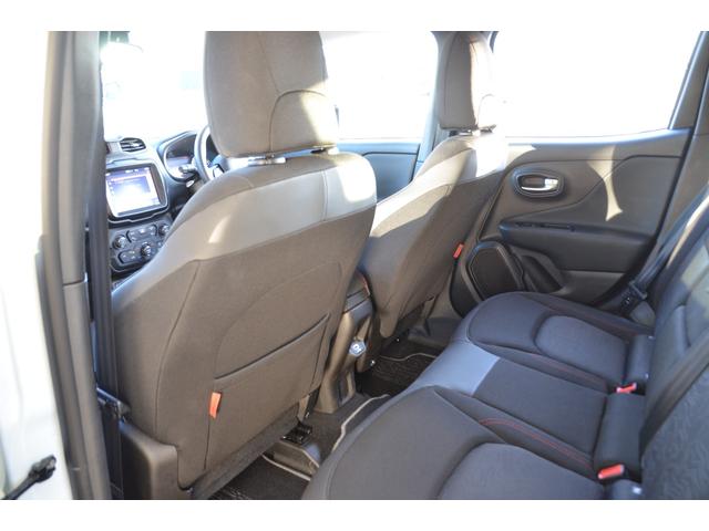 ジープ・レネゲード トレイルホーク 4WD 1.3Lターボ 2022正規ディーラー車 クルーズコントロール アイドリングストップ 純正17アルミホイール 純正ナビTV バックカメラ ETC2.0 Bluetooth プッシュスタート(56枚目)