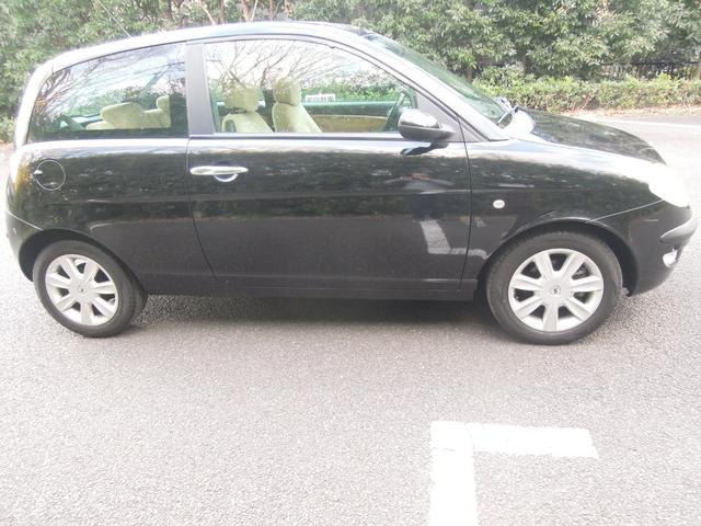 イプシロン １．４　１６Ｖ　ＬＨＤ　５ＭＴ　禁煙　左ハンドル　５速マニュアル　車検２年付き　禁煙　スカイドーム（電動及びガラスルーフ）　日本語取説　ＥＴＣ　スペアキー　キーコードカード　オーディオコード　前後ドラレコ　アルカンターラシート（4枚目）