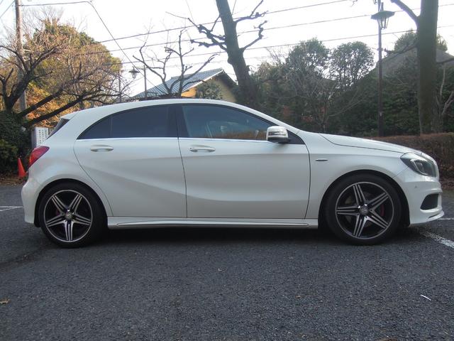 �쑤�i�����R���ʁj���痈�āA�����u���̐M���𒼐i�R�O���[�g���Ře�����E�܁A���i�W�O���[�g����A���܁A�T�O���[�g���ŕ��Ђɒ����܂��B�u���[�̉Ƃ����Ђł��B�ƁA��O�̒��ԏ�ɓ��������ĉ������B