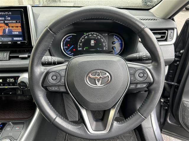 ＲＡＶ４ ハイブリッドＧ　ワンオーナー／純正９インチナビ　フルセグＴＶ／ＣＤ／ＤＶＤ／ＢＴ／ＭＳＶ／合皮レザーシート／パーキングサポートブレーキ／レーダークルーズ／電動リアゲート／バックモニター／前後ドラレコ／ステアヒーター（9枚目）