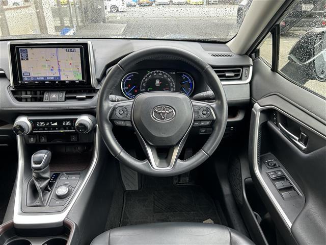 ＲＡＶ４ ハイブリッドＧ　ワンオーナー／純正９インチナビ　フルセグＴＶ／ＣＤ／ＤＶＤ／ＢＴ／ＭＳＶ／合皮レザーシート／パーキングサポートブレーキ／レーダークルーズ／電動リアゲート／バックモニター／前後ドラレコ／ステアヒーター（29枚目）