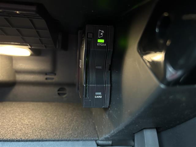 ＣＬＡクラス シューティングブレーク ＣＬＡ２００ｄ　シューティングブレーク　ワンオーナー／ガラスルーフ／純正ディスプレーオーディオナビ／ブラインドスポットモニター／ヘットアップディスプレイ／アラウンドビューモニター／レーダークルーズコントロール／レーダ探知機／／パドルシフト（8枚目）