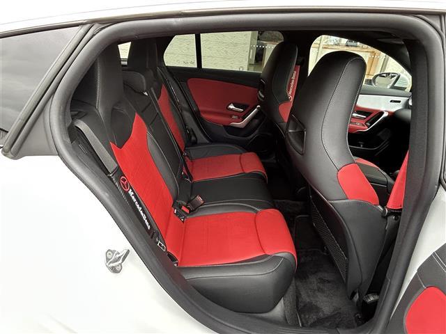 ＣＬＡクラス シューティングブレーク ＣＬＡ２００ｄ　シューティングブレーク　ワンオーナー／ガラスルーフ／純正ディスプレーオーディオナビ／ブラインドスポットモニター／ヘットアップディスプレイ／アラウンドビューモニター／レーダークルーズコントロール／レーダ探知機／／パドルシフト（17枚目）