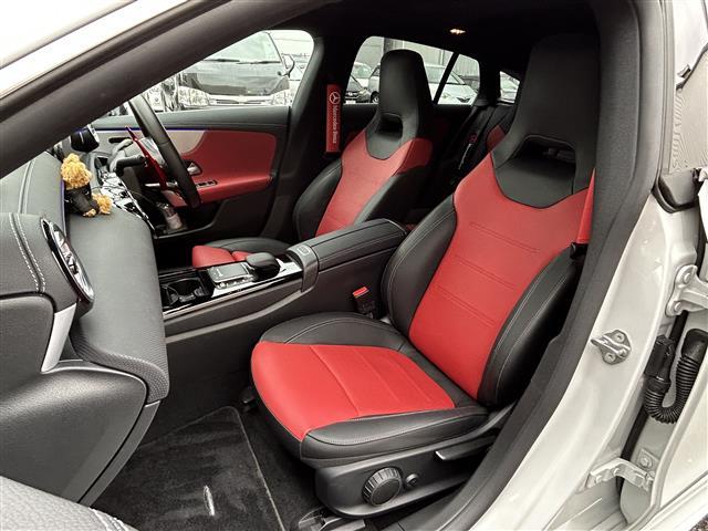 ＣＬＡクラス シューティングブレーク ＣＬＡ２００ｄ　シューティングブレーク　ワンオーナー／ガラスルーフ／純正ディスプレーオーディオナビ／ブラインドスポットモニター／ヘットアップディスプレイ／アラウンドビューモニター／レーダークルーズコントロール／レーダ探知機／／パドルシフト（20枚目）