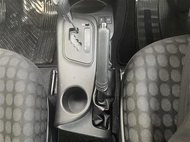 ｉＱ １００Ｇ　純正フロアマット／電格ミラー／ドライブレコーダー／ＥＴＣ／純正１５インチＡＷ／エンジンスタートボタン／スマートキー（32枚目）