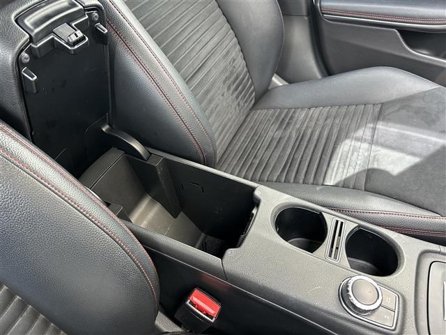 Aクラス A180 スポーツ AWGラインパッケージ/純正7インチナビ/メモリシート/バックカメラ/横滑り防止装置/前後コーナーセンサー/前後ドライブレコーダー/ハーフレザー/純正18インチアルミホイール/純正フロアマット/ETC(40枚目)