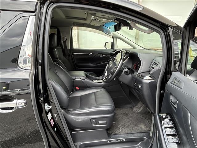 アルファード 2.5S Cパッケージ 黒革 Wサンルーフ JBLメーカーナビ フルセグTV CD DVD BT HDMI 純正フリップダウン パノラミックビュー ブラインドスポットモニタ 冷暖エアシート 両側電動 パワーバックドア 禁煙車(13枚目)