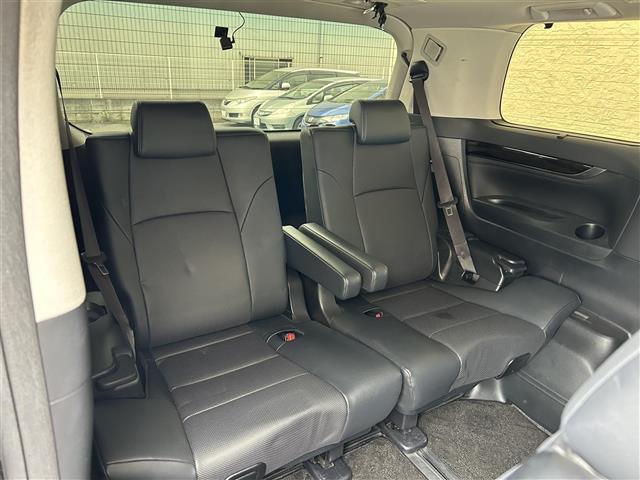 アルファード 2.5S Cパッケージ 黒革 Wサンルーフ JBLメーカーナビ フルセグTV CD DVD BT HDMI 純正フリップダウン パノラミックビュー ブラインドスポットモニタ 冷暖エアシート 両側電動 パワーバックドア 禁煙車(17枚目)