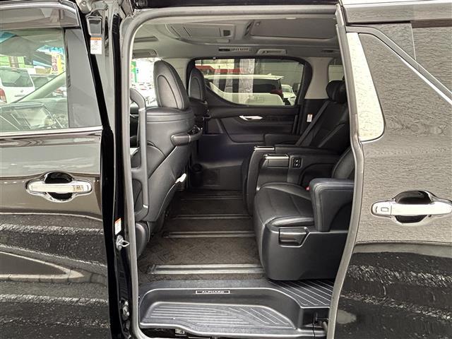 アルファード 2.5S Cパッケージ 黒革 Wサンルーフ JBLメーカーナビ フルセグTV CD DVD BT HDMI 純正フリップダウン パノラミックビュー ブラインドスポットモニタ 冷暖エアシート 両側電動 パワーバックドア 禁煙車(20枚目)