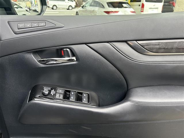 アルファード 2.5S Cパッケージ 黒革 Wサンルーフ JBLメーカーナビ フルセグTV CD DVD BT HDMI 純正フリップダウン パノラミックビュー ブラインドスポットモニタ 冷暖エアシート 両側電動 パワーバックドア 禁煙車(39枚目)