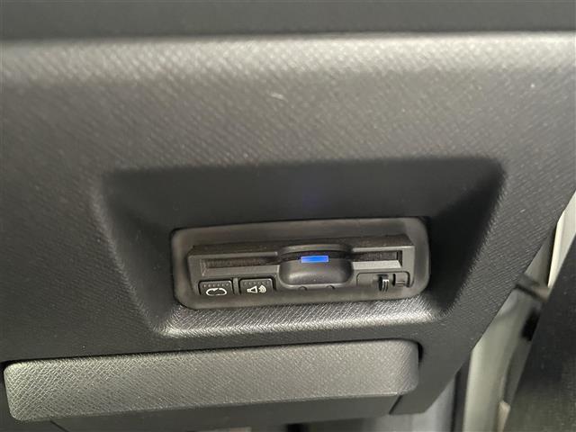 ステップワゴンスパーダ Z ワンオーナー 両側パワースライドドア 純正ナビ TV CD DVD バックカメラ HIDオートライト フォグライト スマートキー ETC パドルシフト 革巻きステアリング アイドリングストップ(7枚目)