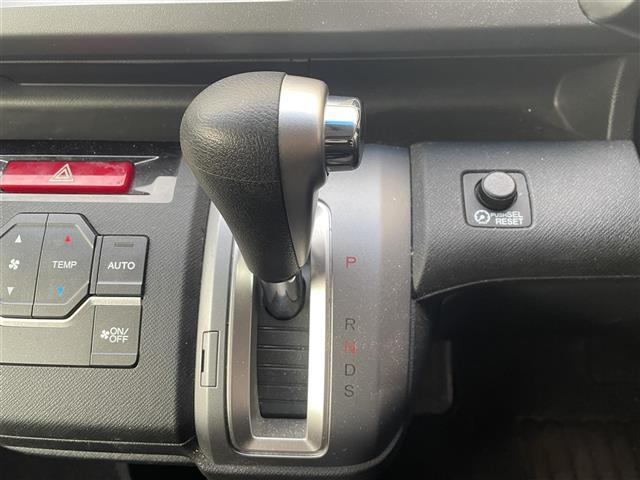 ステップワゴンスパーダ Z ワンオーナー 両側パワースライドドア 純正ナビ TV CD DVD バックカメラ HIDオートライト フォグライト スマートキー ETC パドルシフト 革巻きステアリング アイドリングストップ(42枚目)