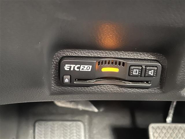 ヴェゼル G 純正9型ナビ フルセグTV BT バックカメラ ビルトイン2.0ETC 置くだけ充電 衝突軽減ブレーキ レーダークルコン コーナーセンサー LEDオートライト スマートキー2個 DAC 禁煙車(7枚目)