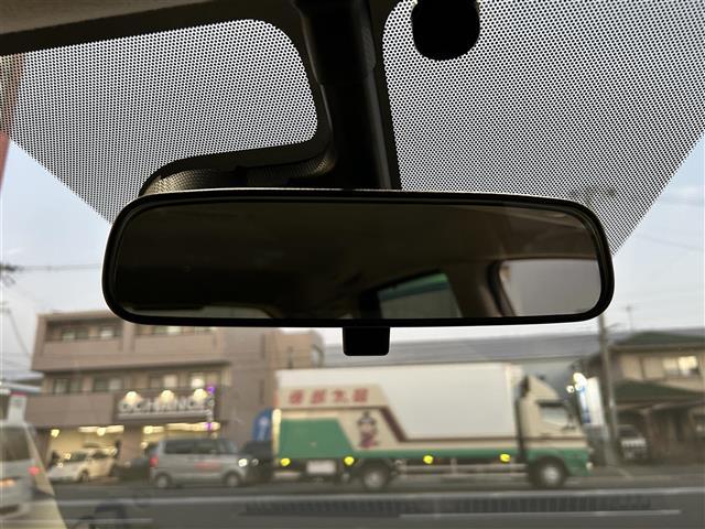 ノート ライダー Vセレクション+セーフティ 社外ナビ フルセグTV CD DVD BT BD バックカメラ ETC LEDオートヘッドライト 衝突軽減ブレーキ レーンアシスト 横滑り防止 スマートキー 純正アルミホイール オートエアコン 禁煙車(6枚目)