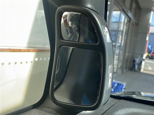 Ｎ－ＢＯＸ Ｇ・ＬパッケージＳＳパッケージ　あんしんパッケージ　衝突軽減ブレーキ　両側パワースライドドア　純正ナビ　ＴＶ　ＣＤ　ＢＴ　バックカメラ　ＥＴＣ　スマートキー２個　社外アルミホイール　Ｗ　サイド　カーテンエアバッグ　ワンオーナー　禁煙（8枚目）