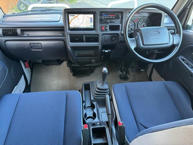 サンバーバン ディアス　スーパーチャージャー　５速ＭＴ　切替式４ＷＤ　ナビＴＶ　ドラレコＥＴＣ（7枚目）