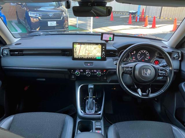 ヴェゼル ｅ：ＨＥＶ　Ｚ　ドライブレコーダー　バックカメラ　クリアランスソナー　オートクルーズコントロール　レーンアシスト　衝突被害軽減システム　ナビ　ＴＶ　オートライト　ＬＥＤヘッドランプ　電動リアゲート　アルミホイール（9枚目）