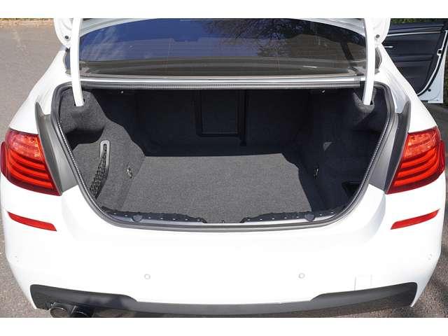 5シリーズ 523i Mスポーツ ワンオーナー 右ハンドル 黒革(16枚目)